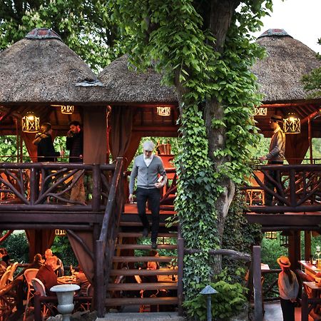 Les Etangs De Corot Hotell Ville-dʼAvray Exteriör bild